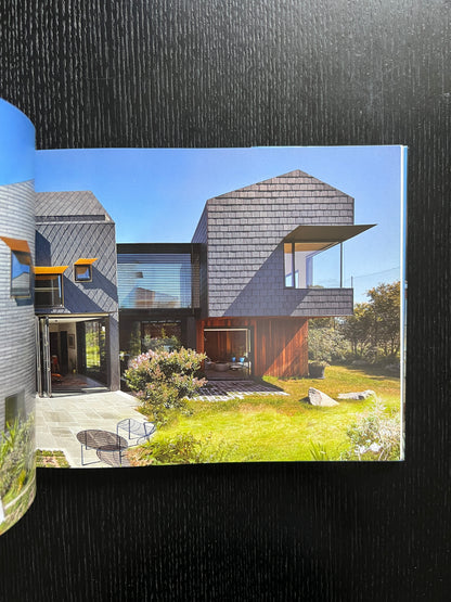 Australia Modern: 15 Houses in Harmony with the Land by Steve Huyton