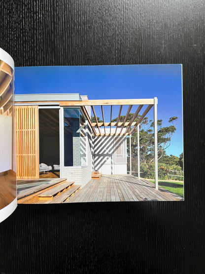 Australia Modern: 15 Houses in Harmony with the Land by Steve Huyton