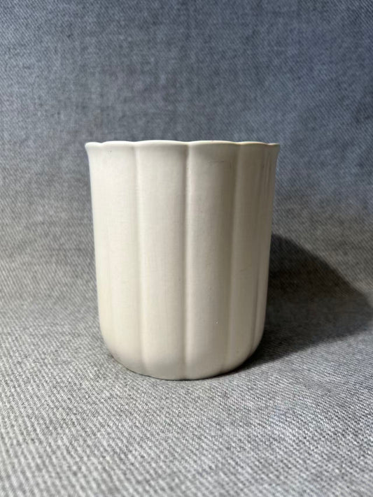 X003 - Keith Murray Wedgwood Cream Glaze Vase - Missing Lid